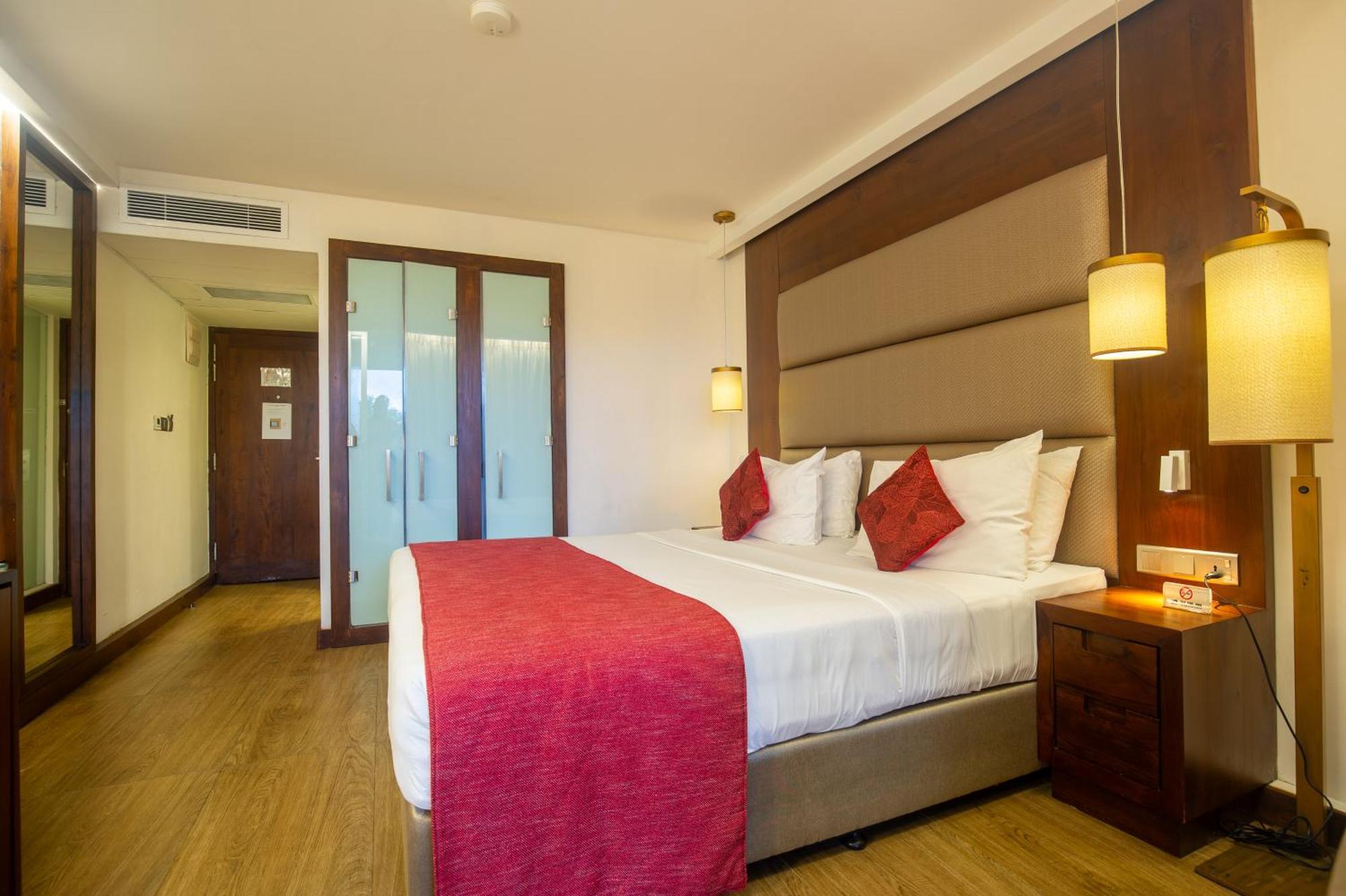 Pegasus Reef - A Beach Resort In Colombo Wattala Exterior foto